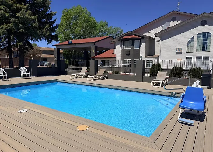 Days Inn & Suites By Wyndham Flagstaff Near University